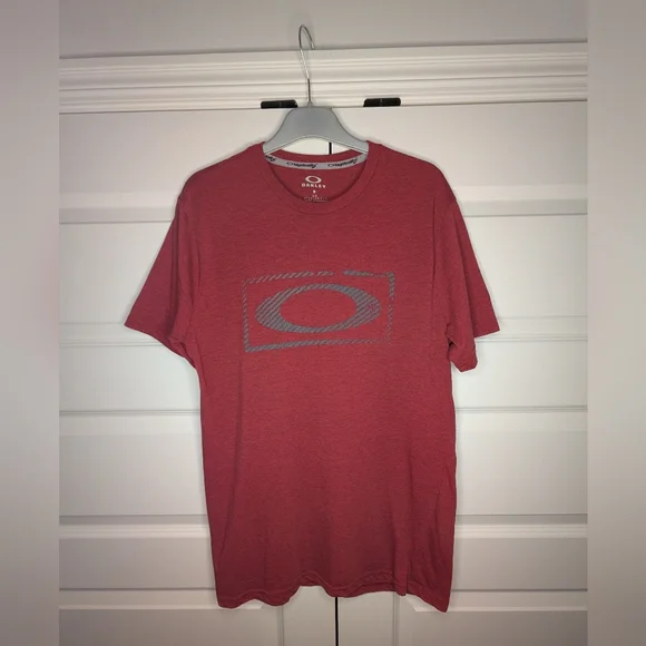 Oakley Mens Large Hydrolix Regular Fit Distressed Logo Red T-shirt - Picture 1 of 7